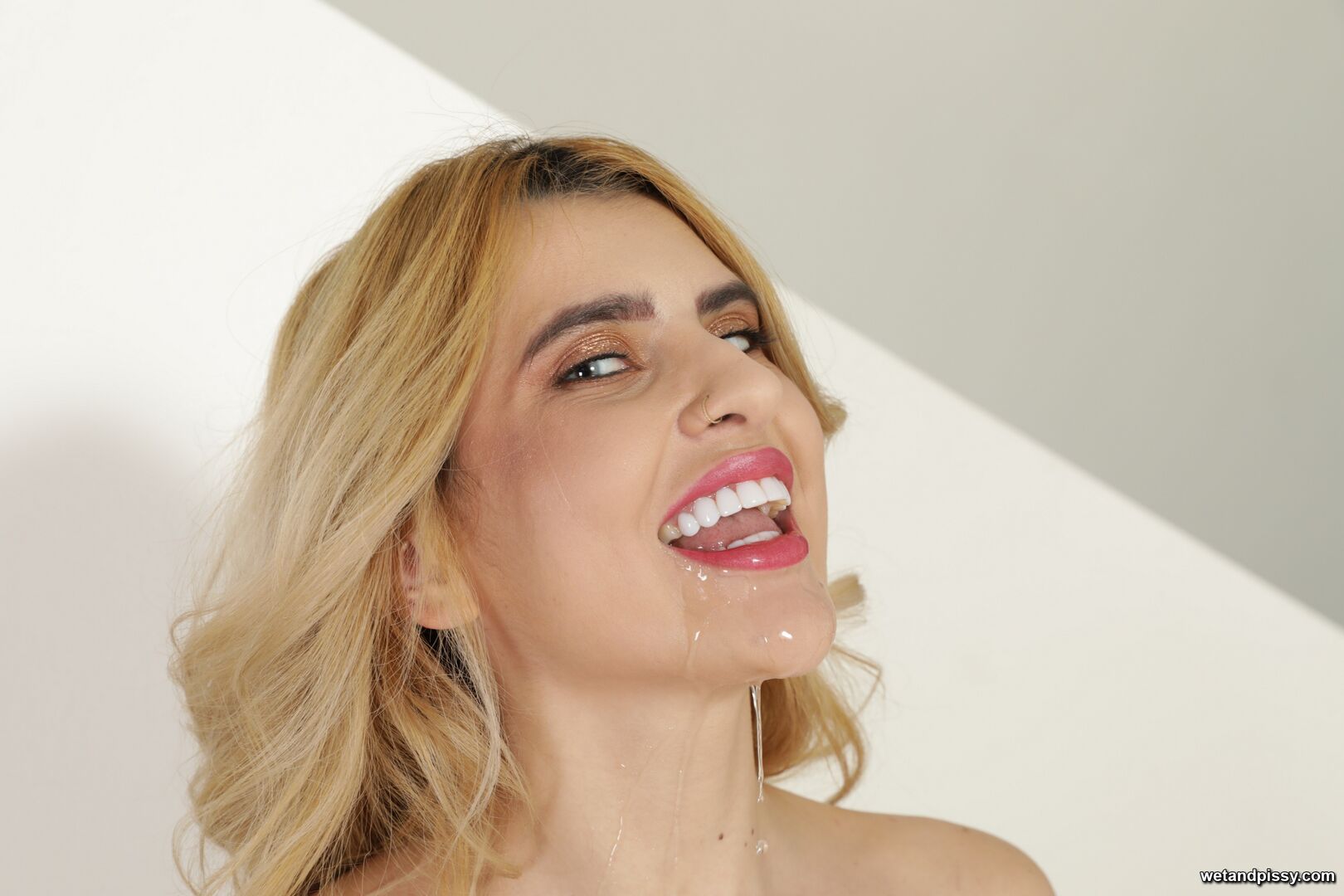 Lola Morango — Brazilian Streams