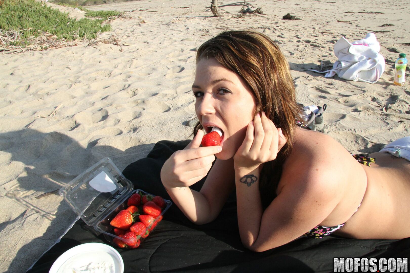 Sucking and More by the Shore