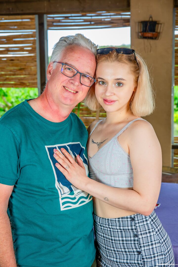 Molly meets a five card stud