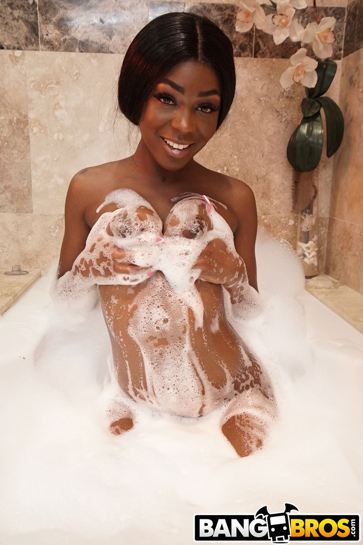 Tori’s Bathtub Fuck