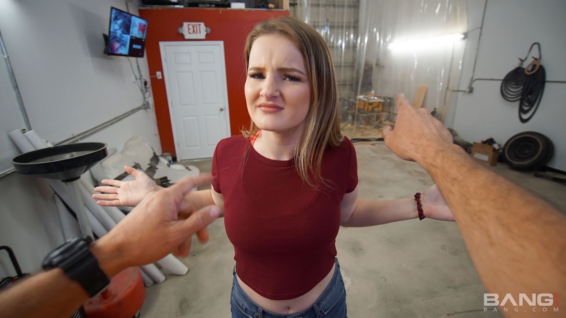 Eliza Eves Owes Too Much For The Bill But Fucks The Mechanic Good Instead