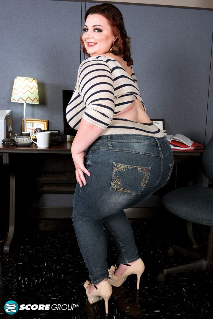 Lucy Gets Juicy