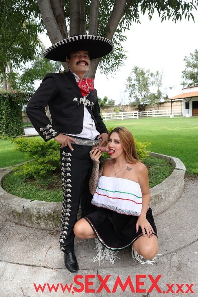THE RETURN OF CHARRO VERGARA 1 . Sara Blonde