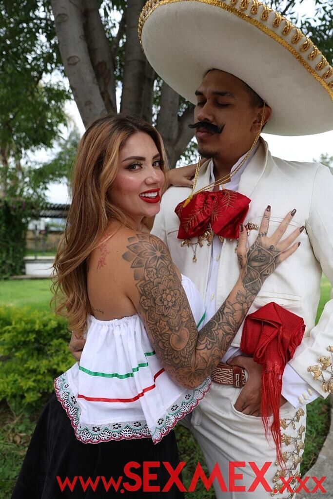 THE RETURN OF CHARRO VERGARA 1 . Sara Blonde