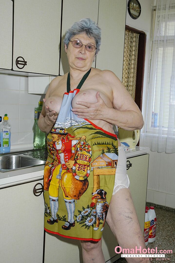 GORGEOUS GRANDMA GETS NAUGHTY DURING HOUSEWORK