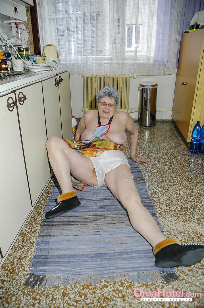 GORGEOUS GRANDMA GETS NAUGHTY DURING HOUSEWORK