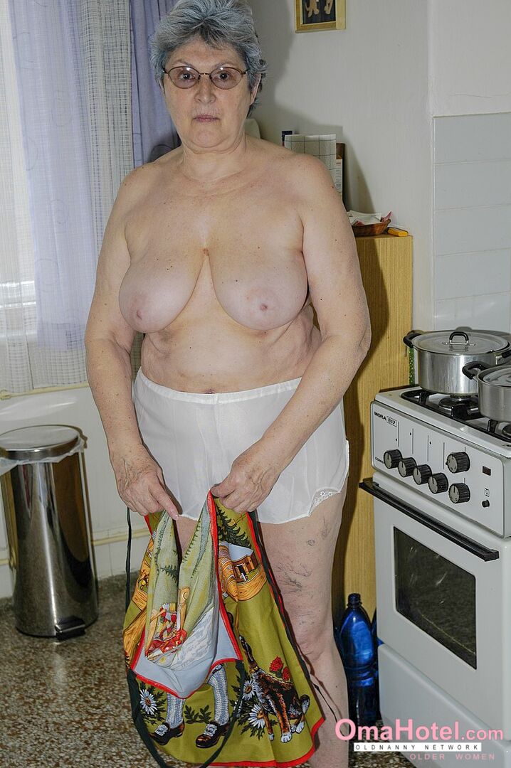 GORGEOUS GRANDMA GETS NAUGHTY DURING HOUSEWORK