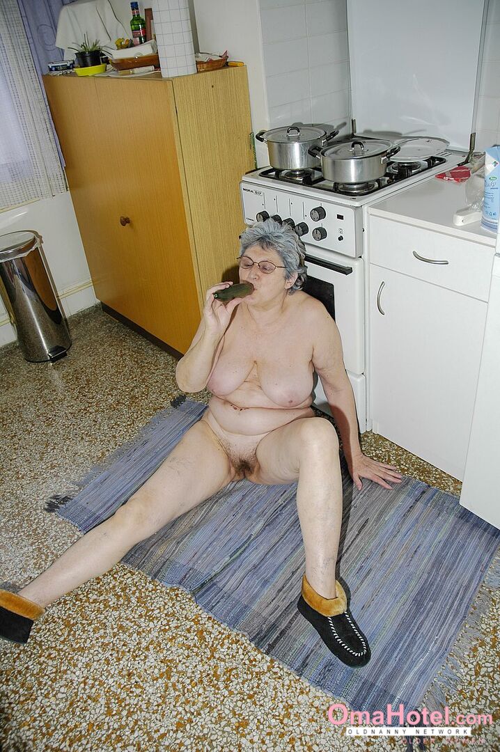 GORGEOUS GRANDMA GETS NAUGHTY DURING HOUSEWORK