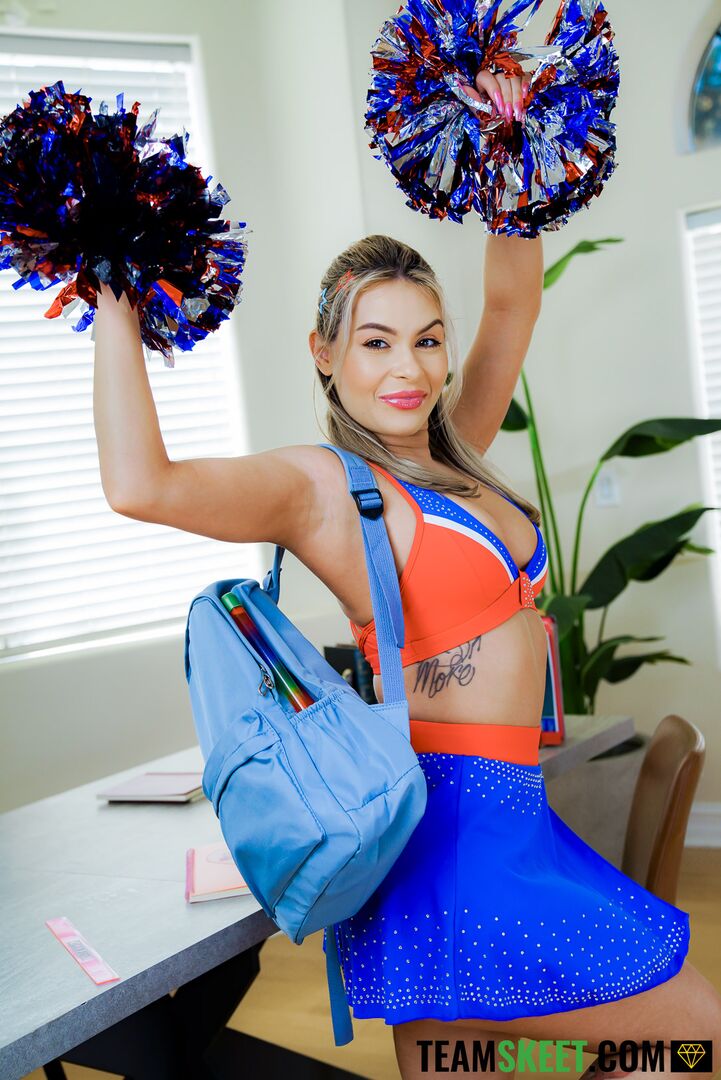A Bratty Cheerleader Will Only Learn With a Baton Inside Her Pussy