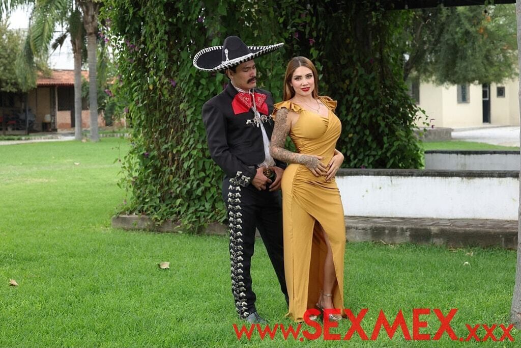 THE RETURN OF CHARRO VERGARA 2 . Sara Blonde