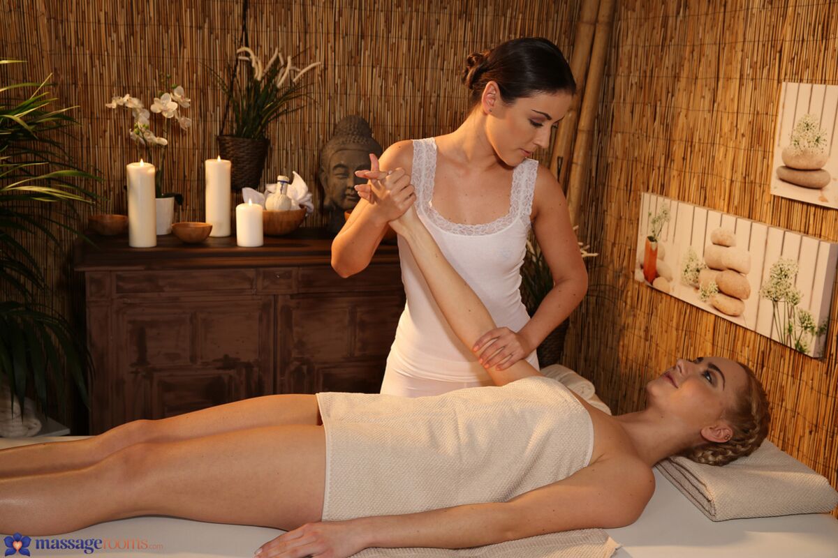 Hot teen lesbians fingerbang at spa