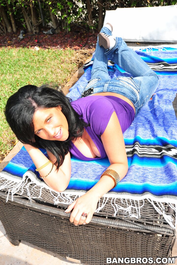 Milf with the perfect tits