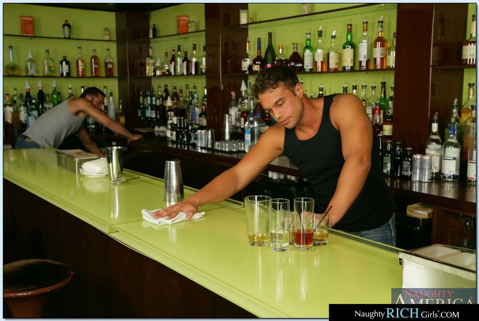 Sexy Gracie Glam and Tori Black have some fun with the bartender