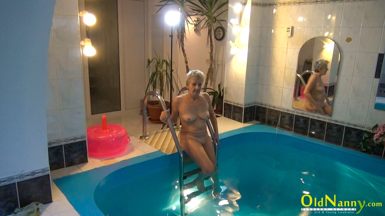 SWIMMING SESSION