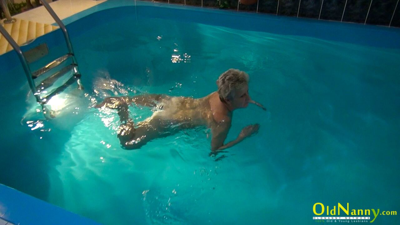 SWIMMING SESSION