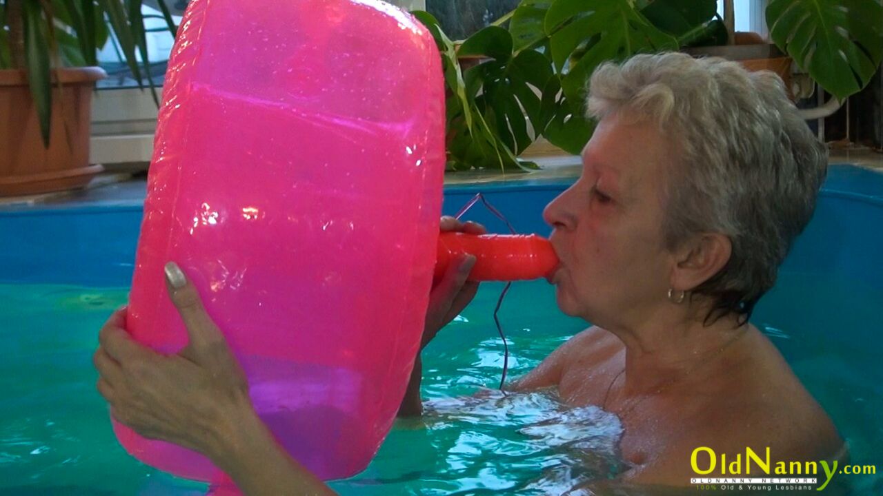 SWIMMING SESSION