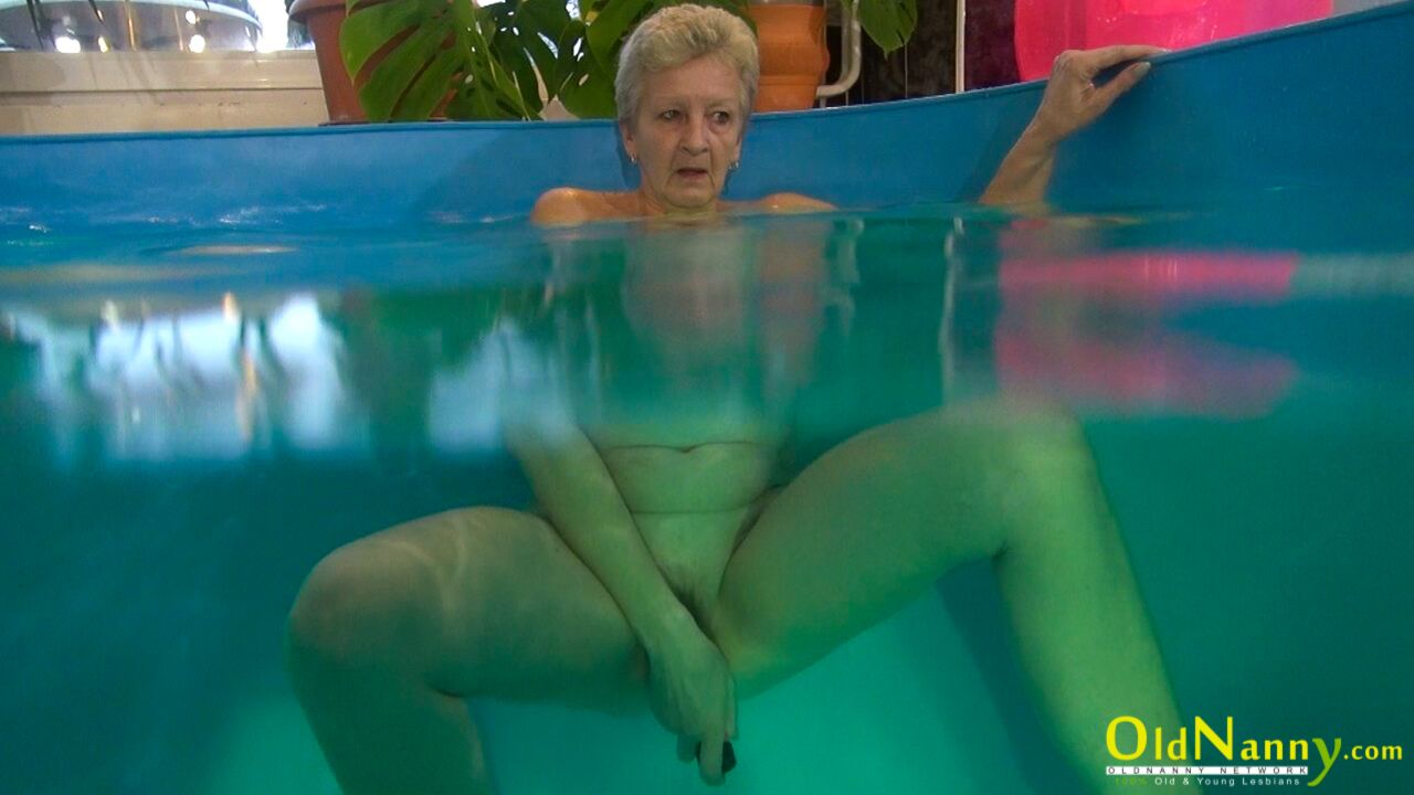SWIMMING SESSION