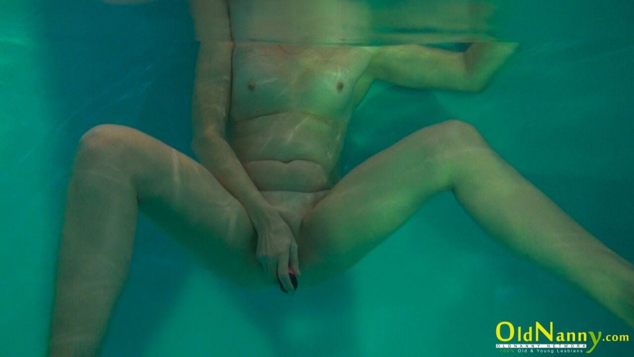 SWIMMING SESSION