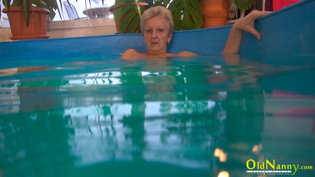 SWIMMING SESSION