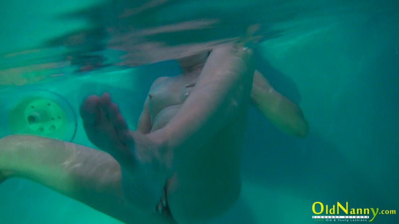 SWIMMING SESSION