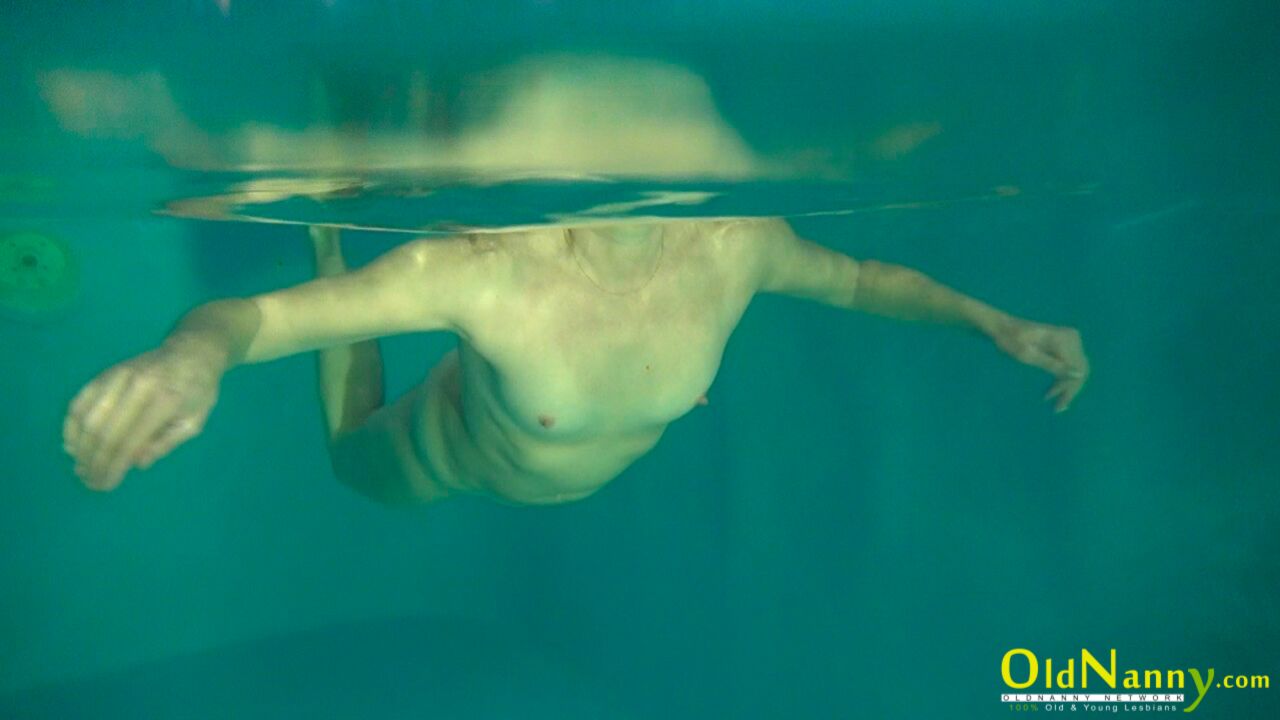 SWIMMING SESSION