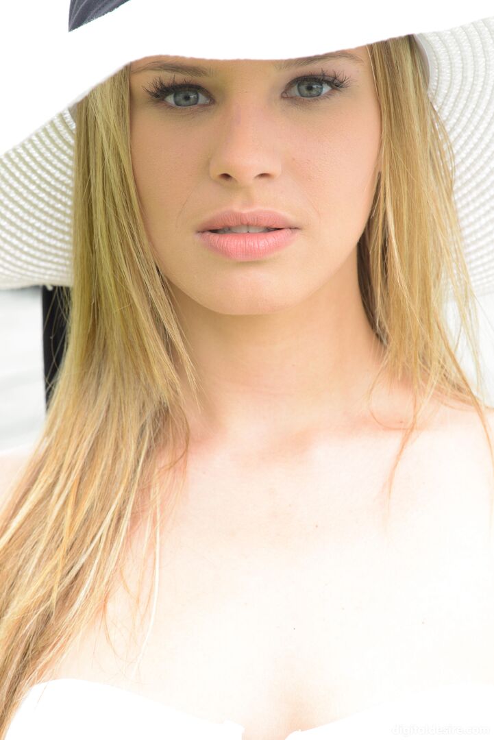 Erotic Jillian Janson playing at poolside