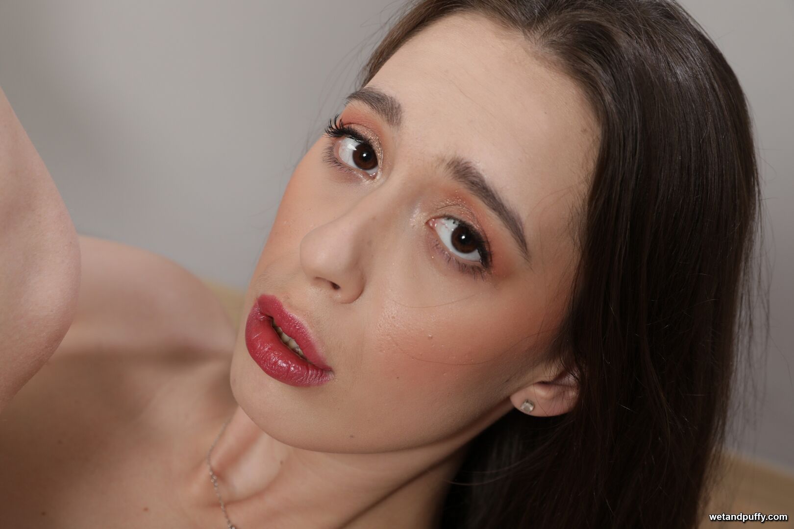 Mia De Vill — Flirty In Floral