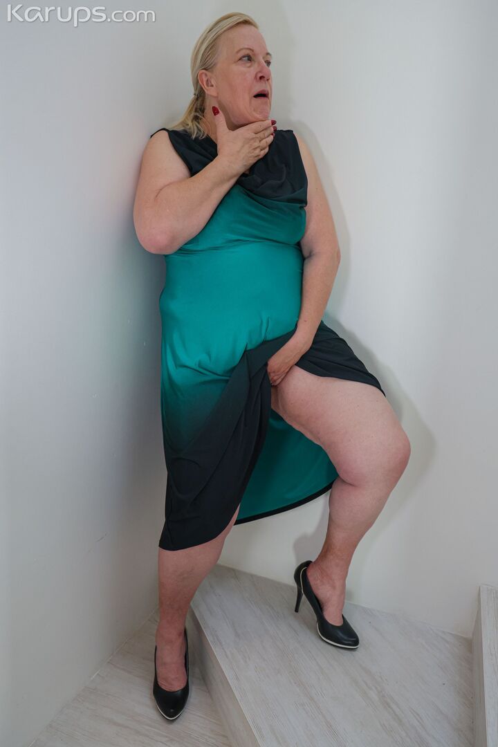Chubby GILF Ride