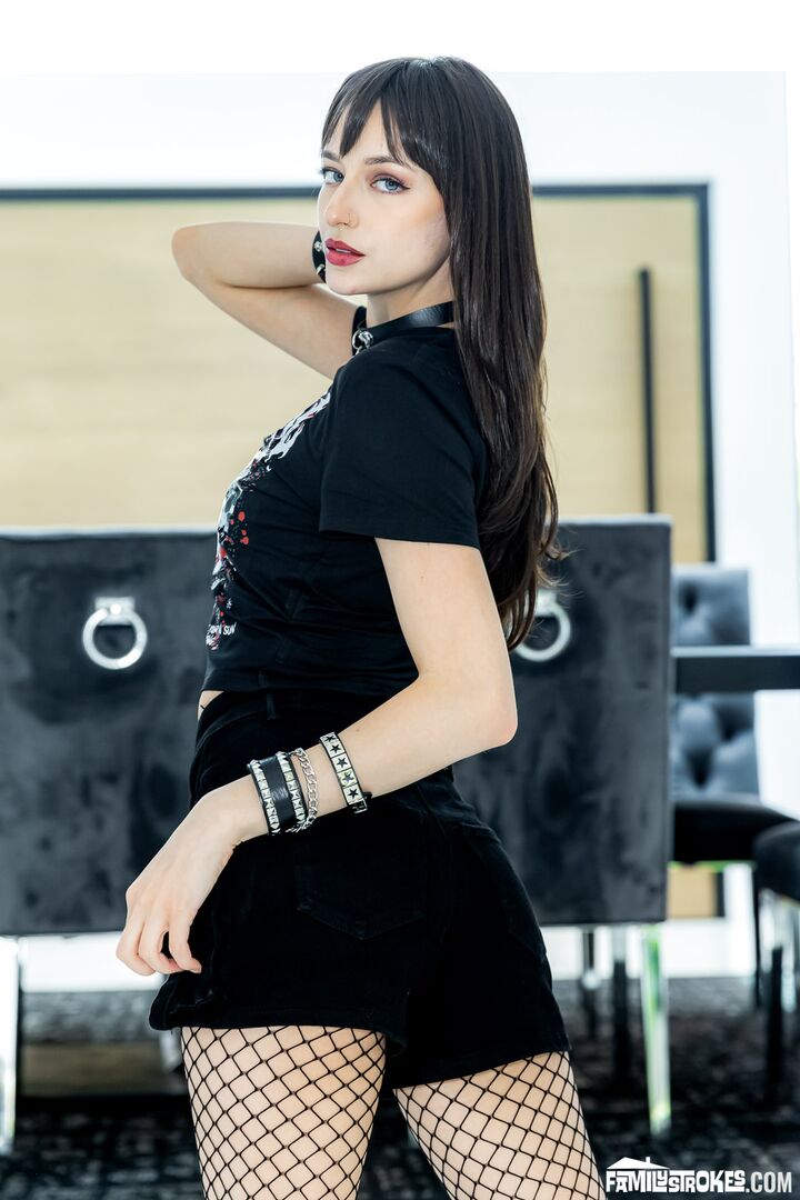 Teaching My Goth Stepdaughter That Daddy Is All She Needs…