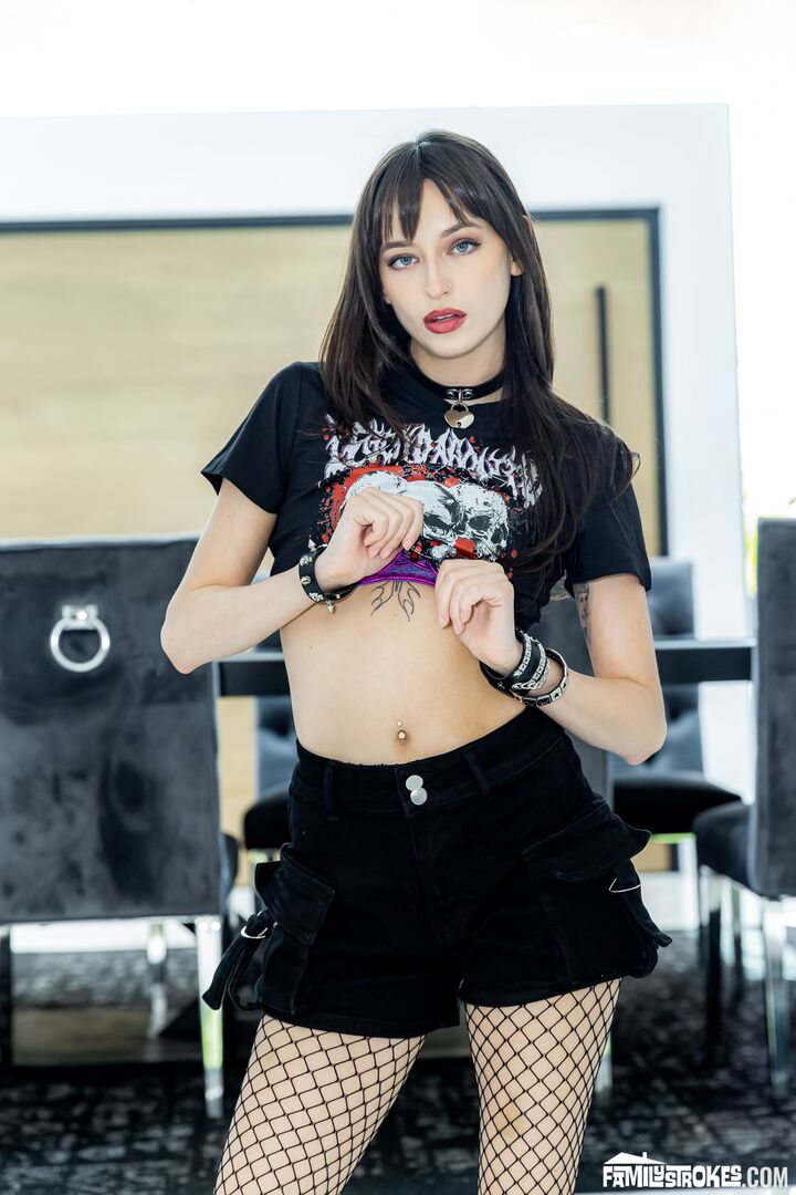 Teaching My Goth Stepdaughter That Daddy Is All She Needs…