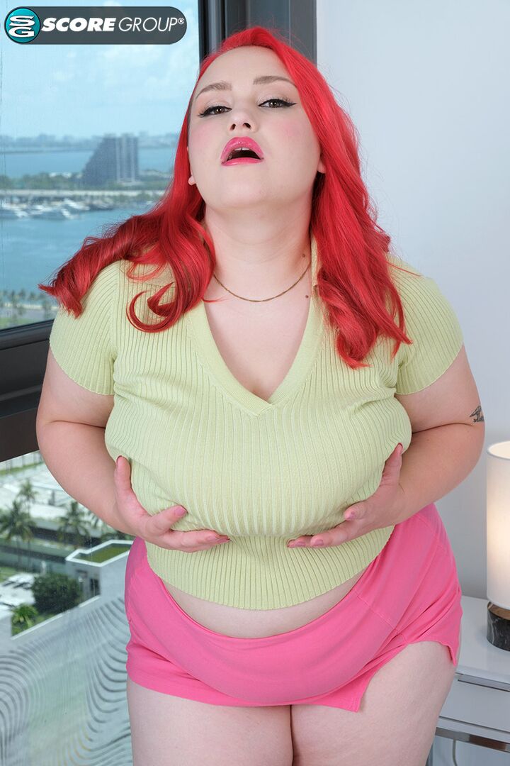 Lily Raine: Modeling Makes Me Feel Sexy