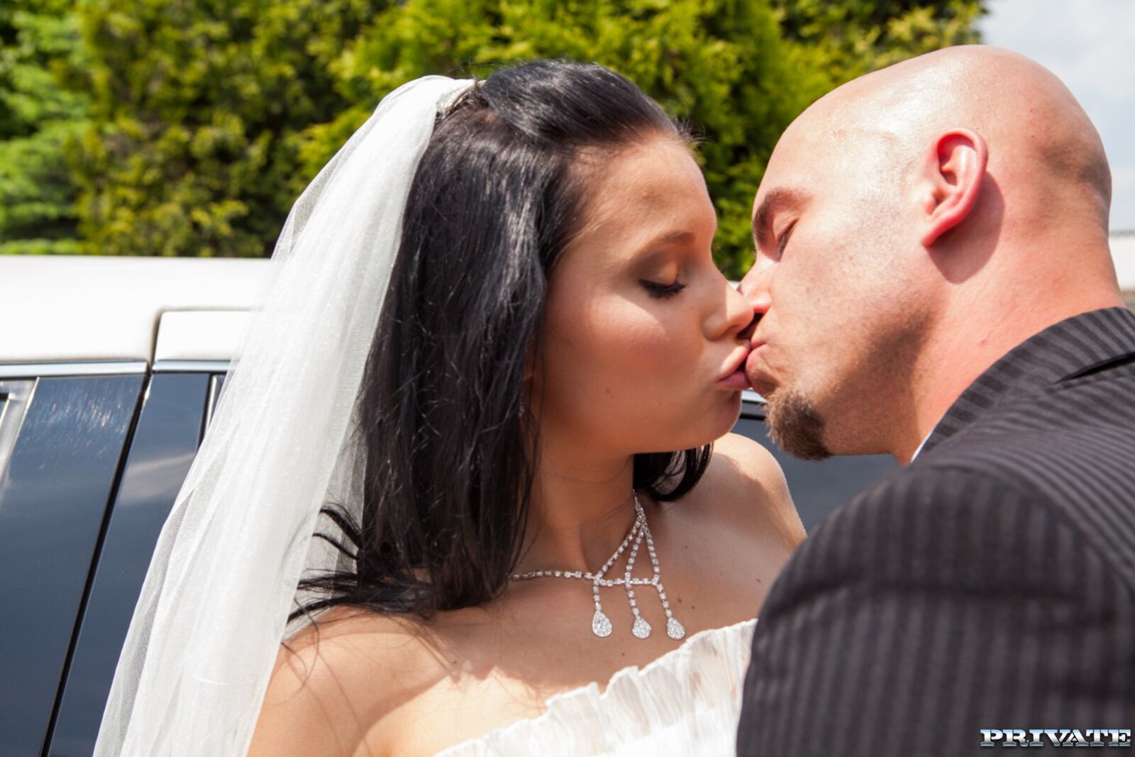 Victoria Blaze In Here Cums The Bride