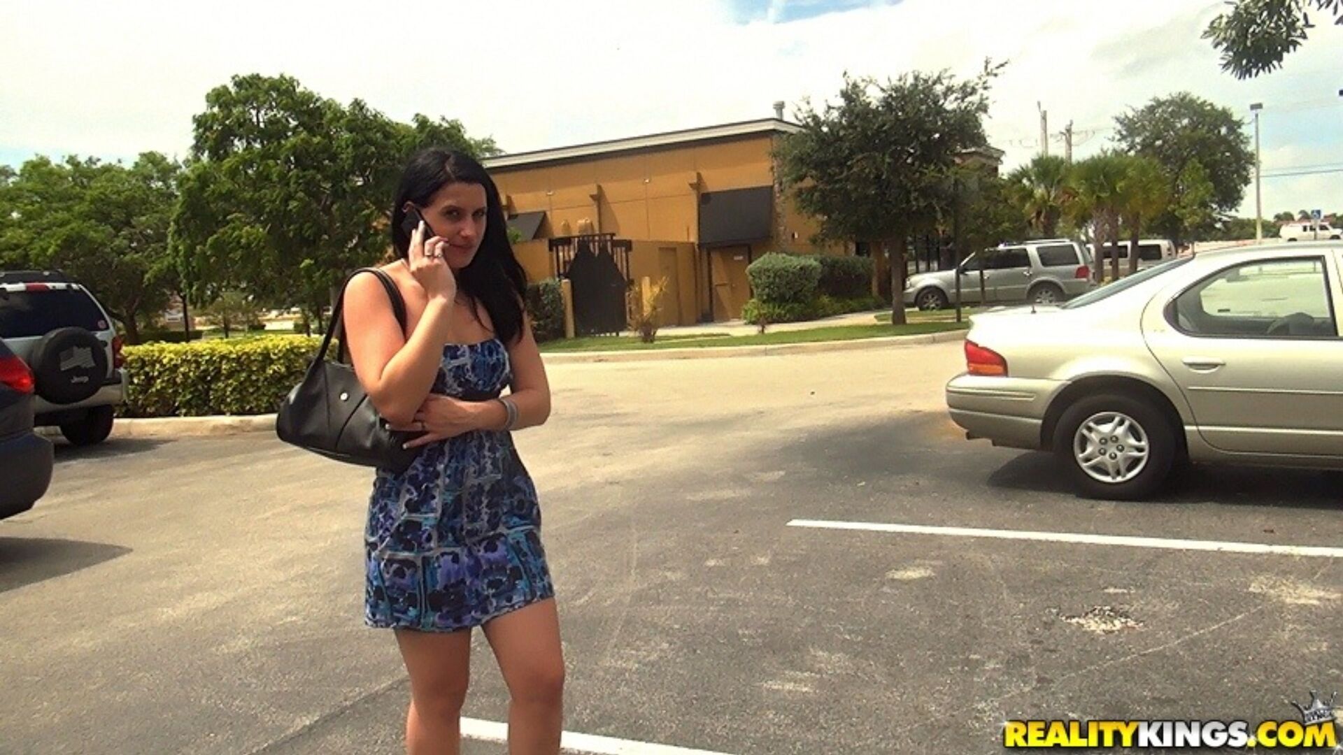 Naughty Nikki 2710
