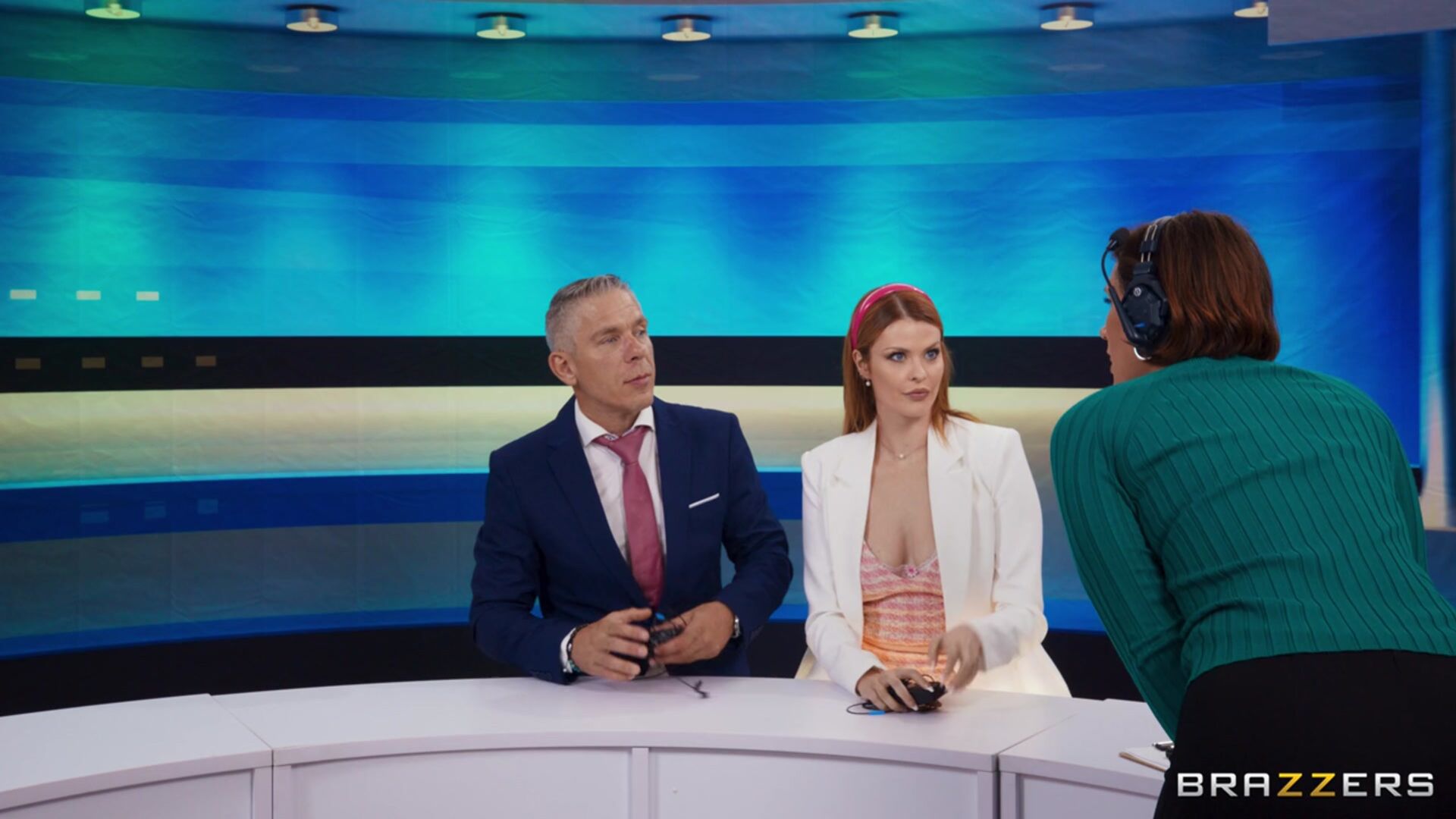 Co-Anchors With Benefits