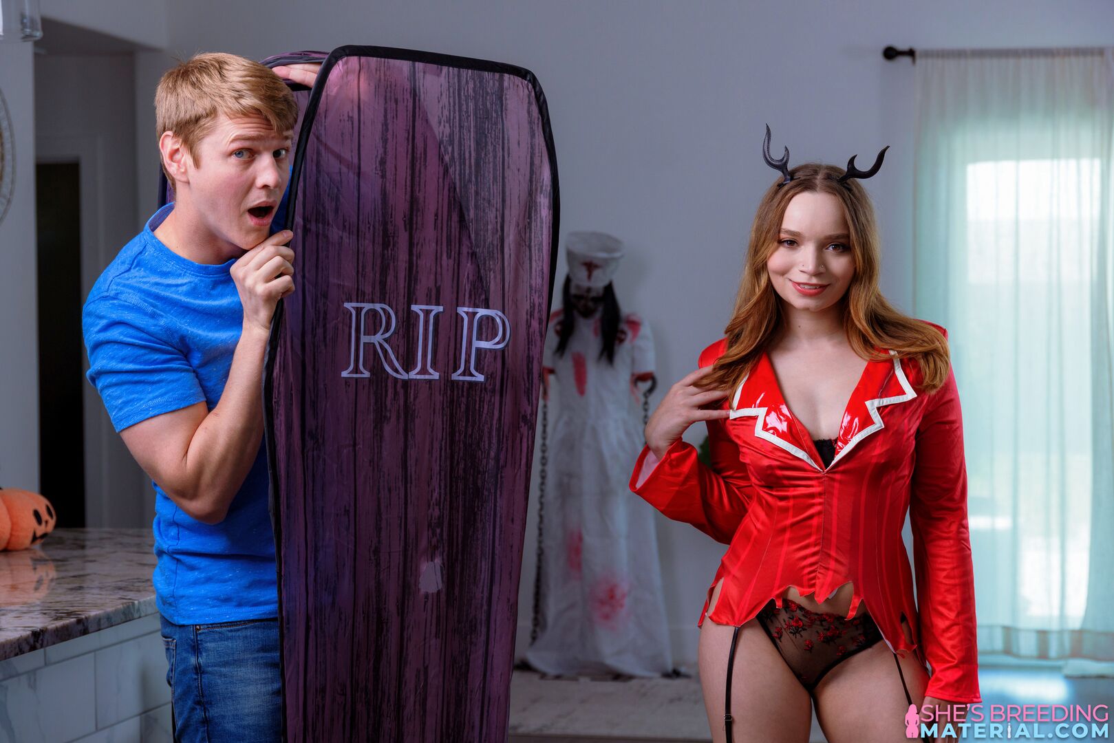 Breeding My Stepsis In A Coffin