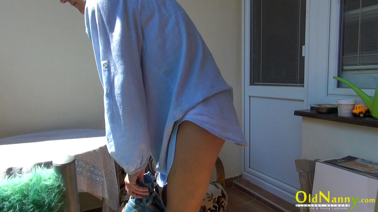FEELING HORNY IN THE MORNING