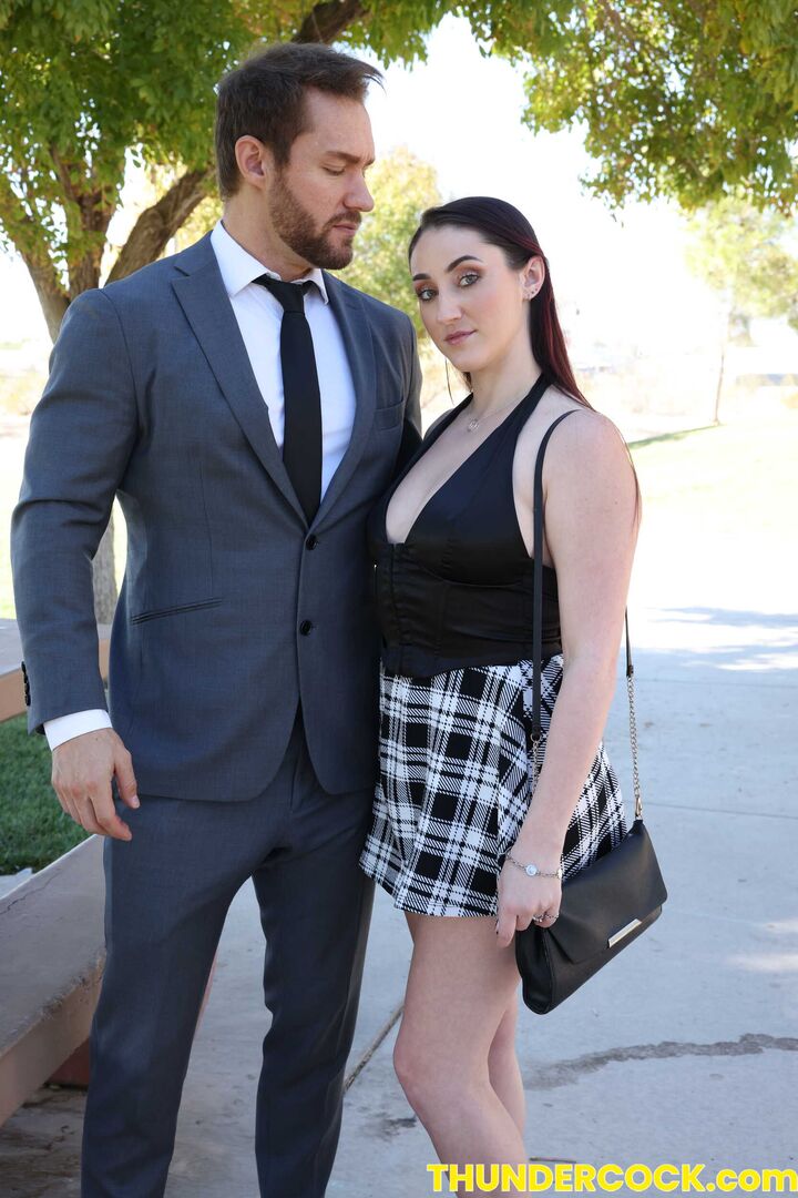Sexy wife Doxy does the unspeakable with husband's boss' Thundercock to keep his job