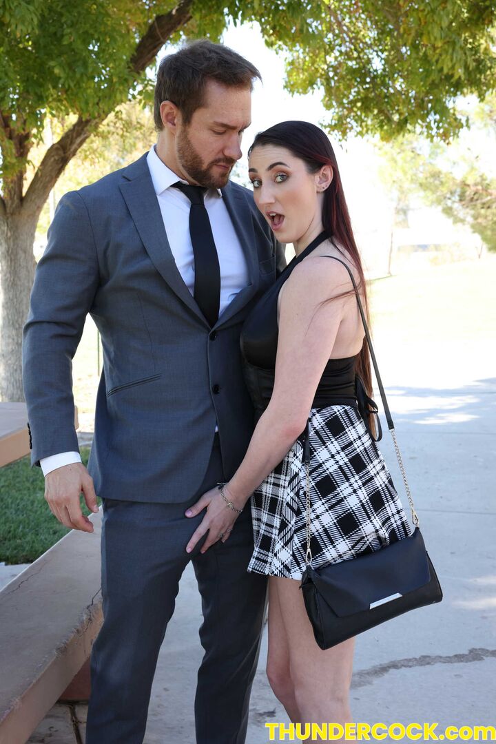 Sexy wife Doxy does the unspeakable with husband's boss' Thundercock to keep his job