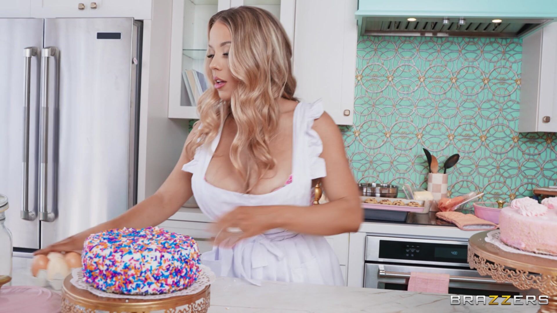 Voyeur’s Delight: Sweet Kitchen Pussy