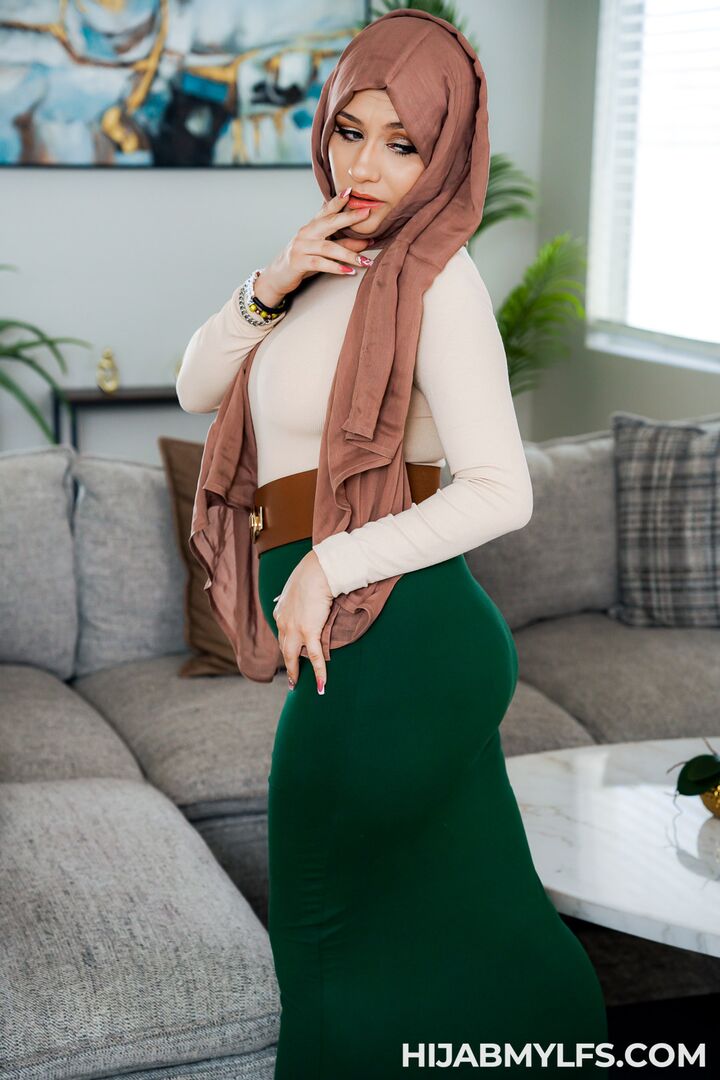 A Dutiful Hijab Wife Milks Every Cock in the Household