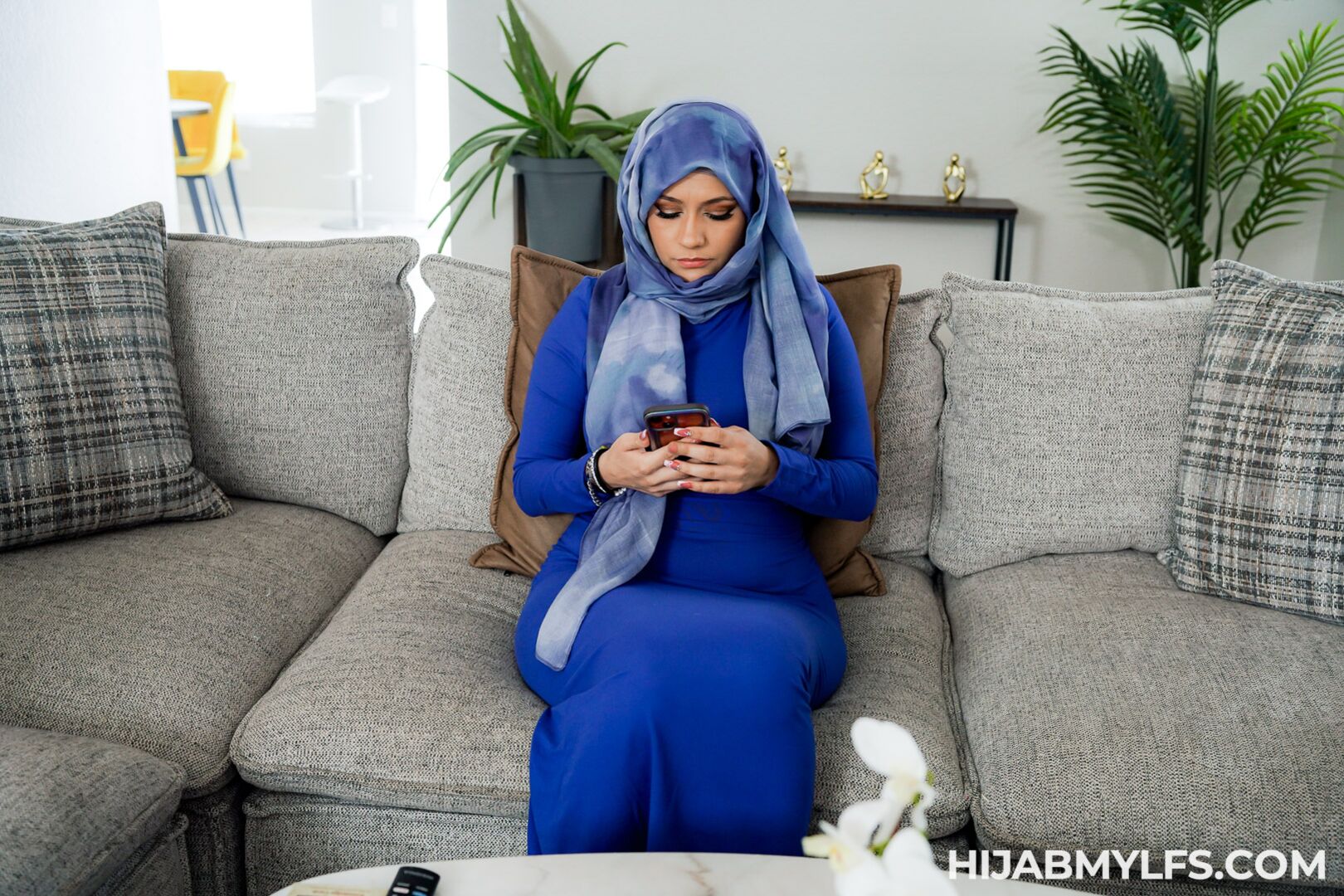 A Dutiful Hijab Wife Milks Every Cock in the Household