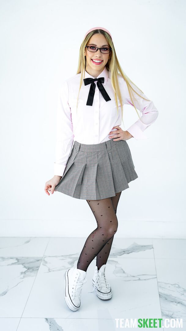Flip Fucking the School’s Tiniest Nerd