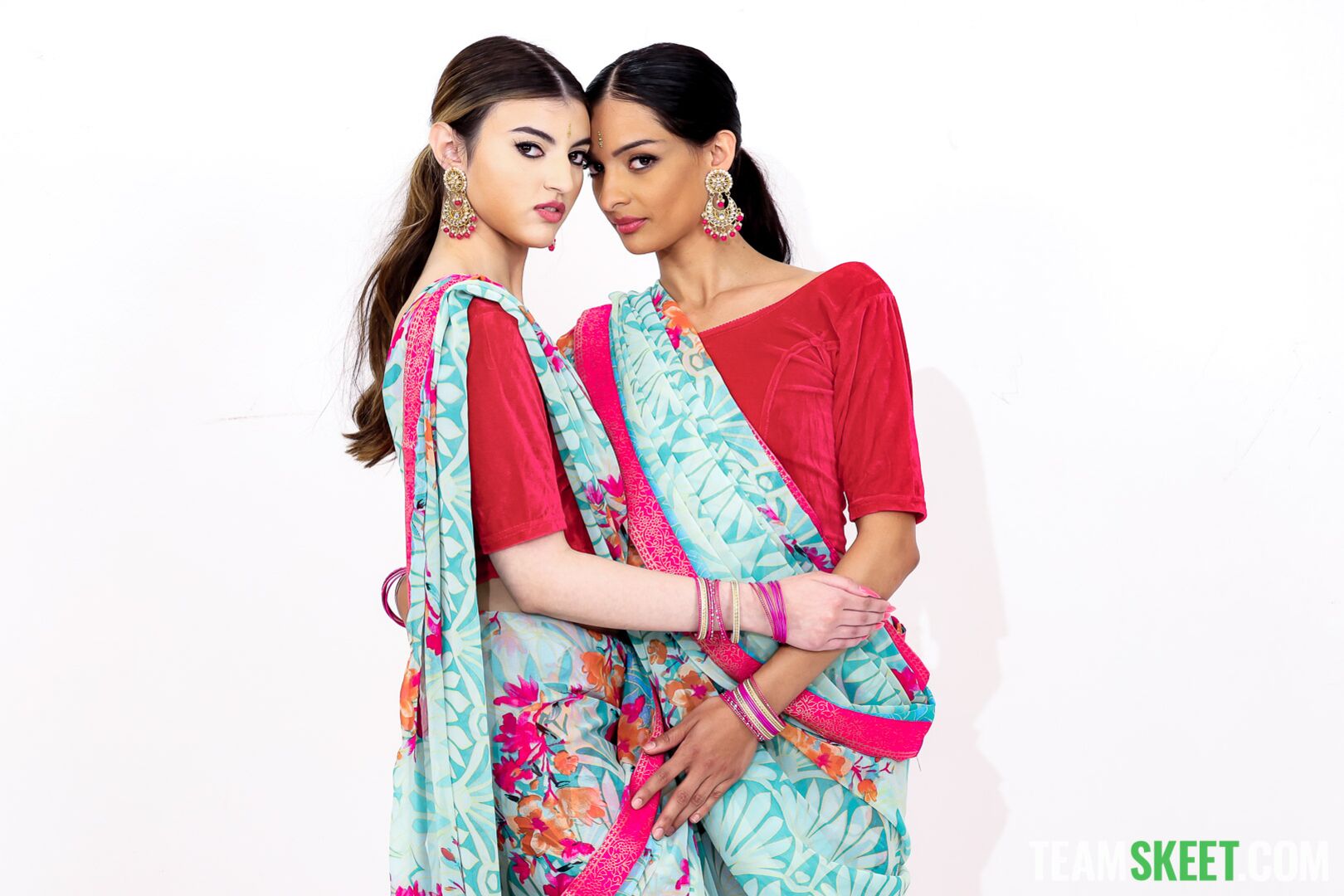 Meet the Sari-Sisters: Indian Twins Share Their First Cock