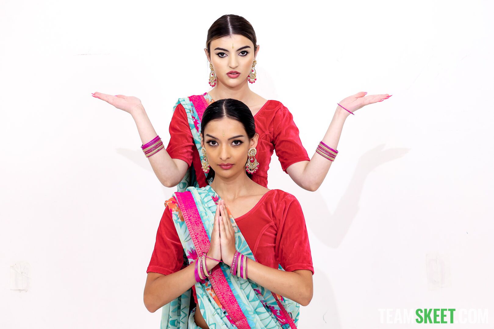 Meet the Sari-Sisters: Indian Twins Share Their First Cock