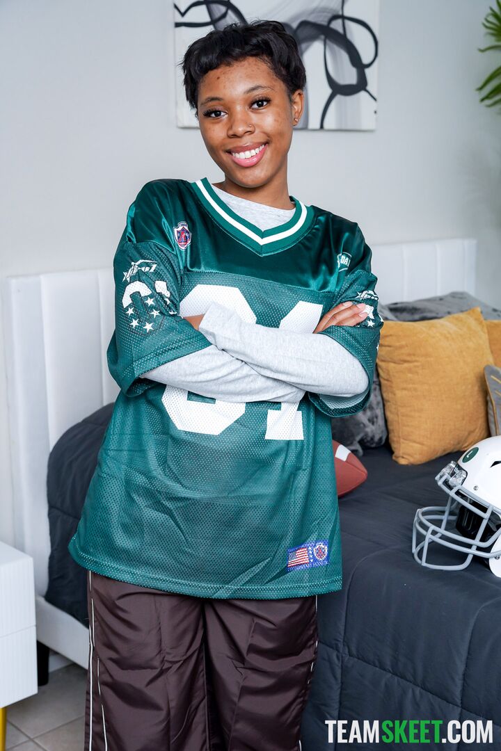 My Stepdaughter Was Hiding a Perfect Body Underneath That Jersey (Journey Love Debut)