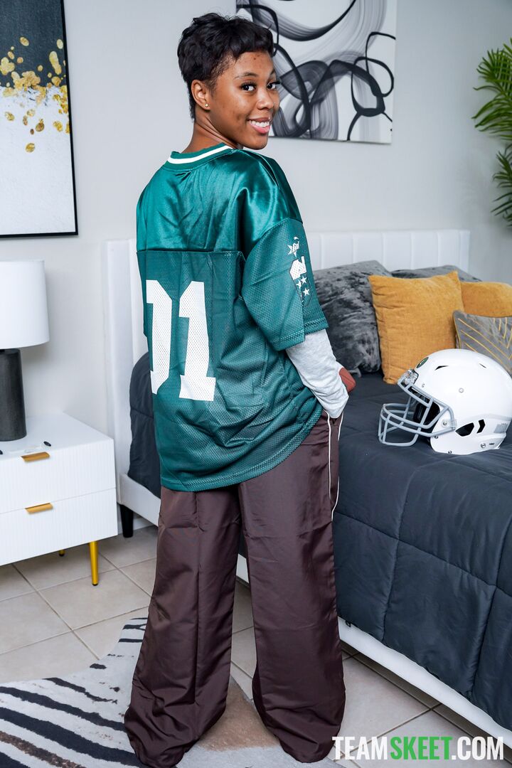 My Stepdaughter Was Hiding a Perfect Body Underneath That Jersey (Journey Love Debut)