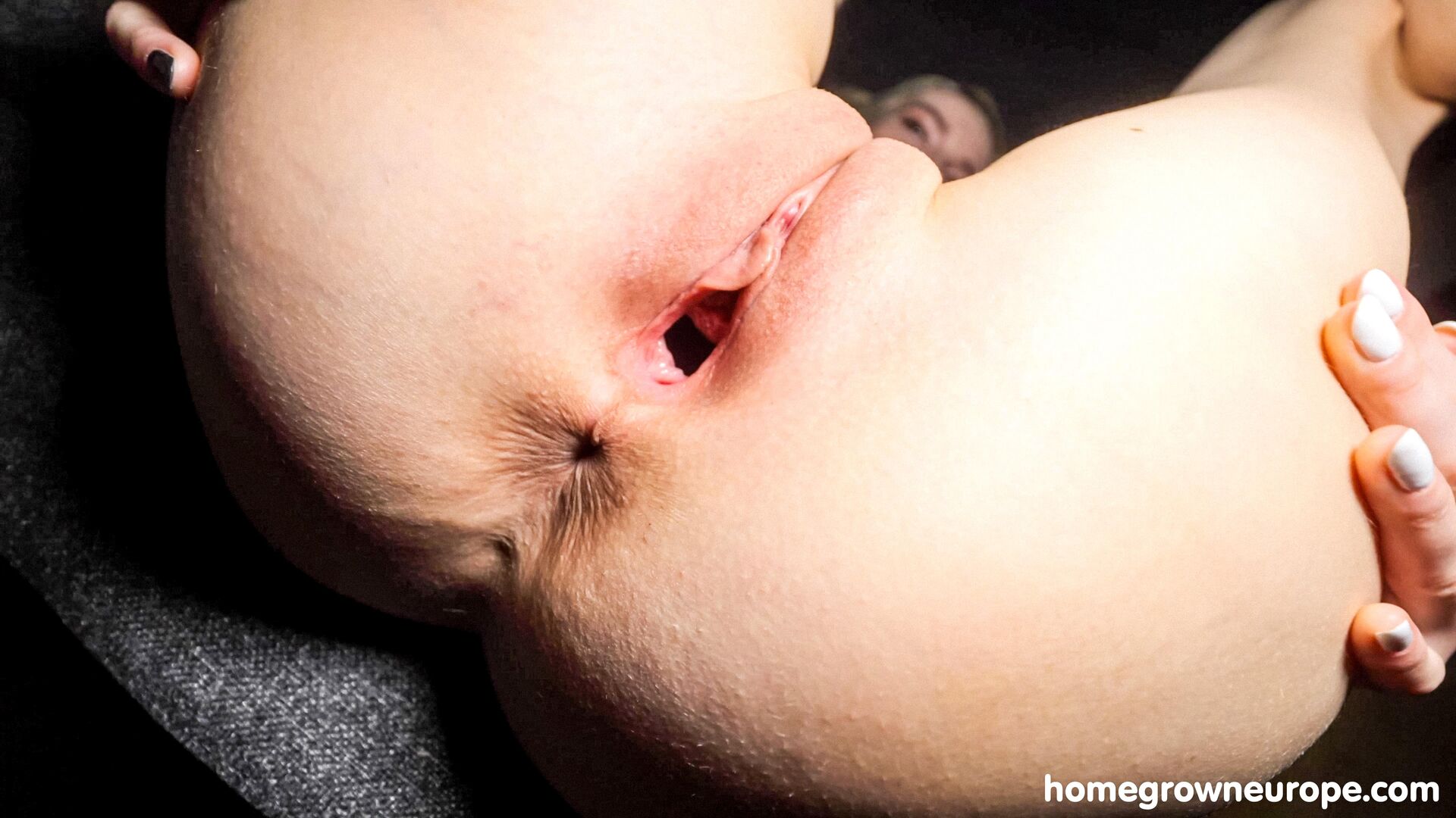 Amateur blonde cutie gets nailed