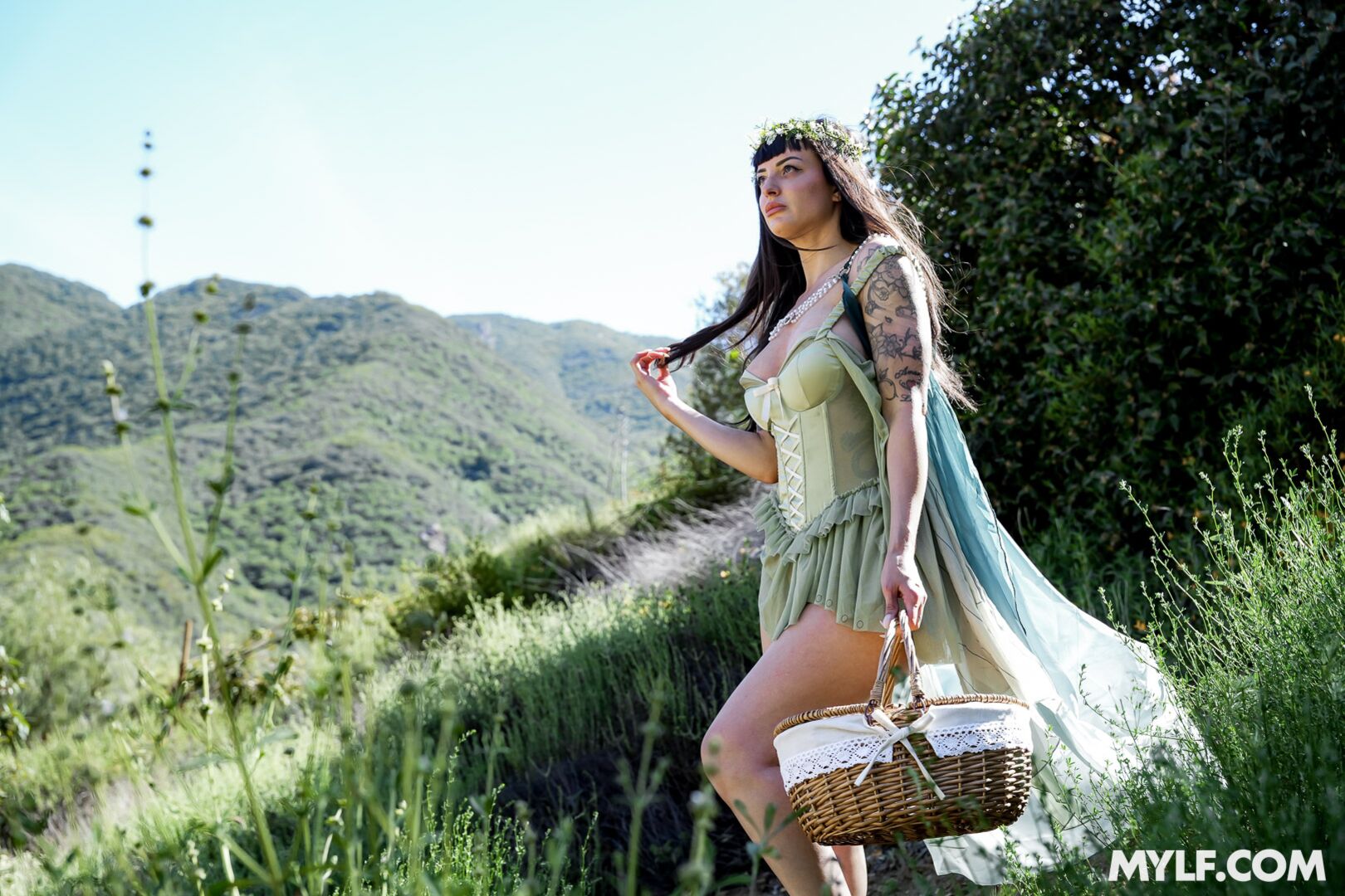 The Elven Queen Craves a Worthy Man’s Cum