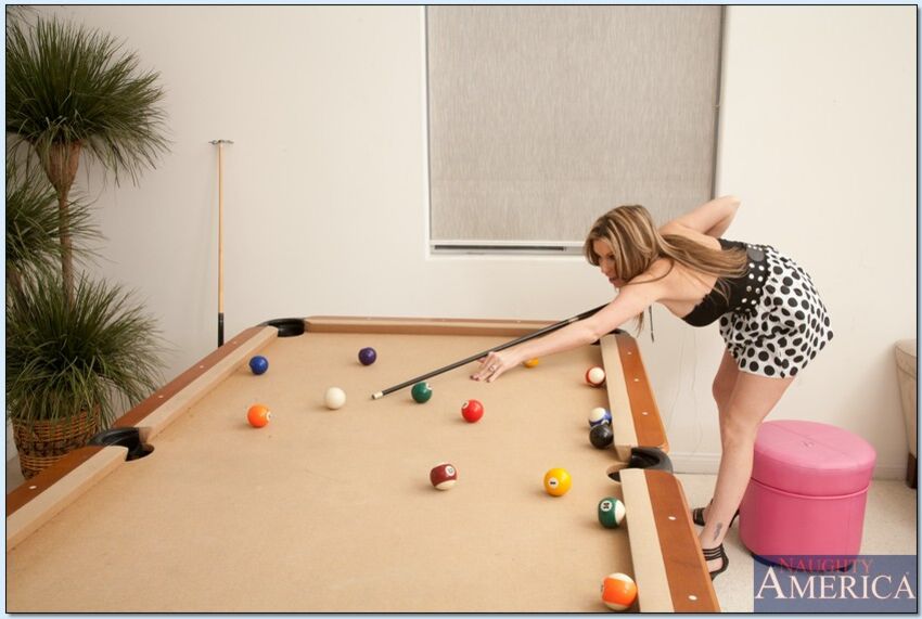 Courtney Cummz fucking in the floor with her tattoos