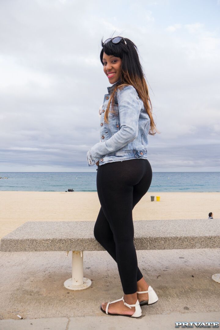 Ebony Noemilk Gets Laid